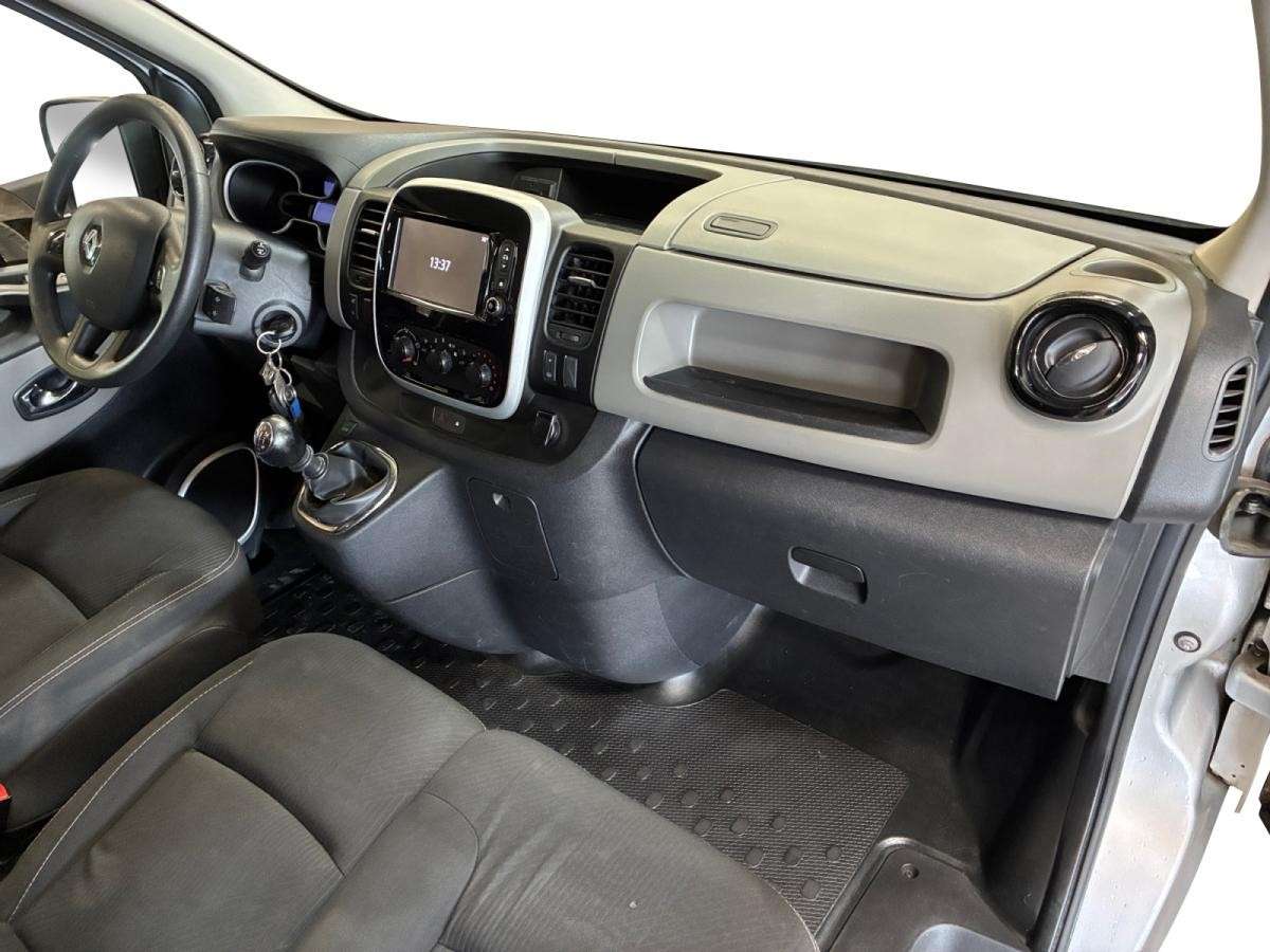 renault-trafic-2018-diesel-1598cc