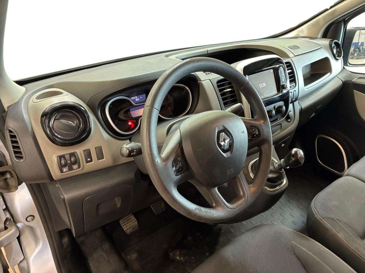 renault-trafic-2018-diesel-1598cc