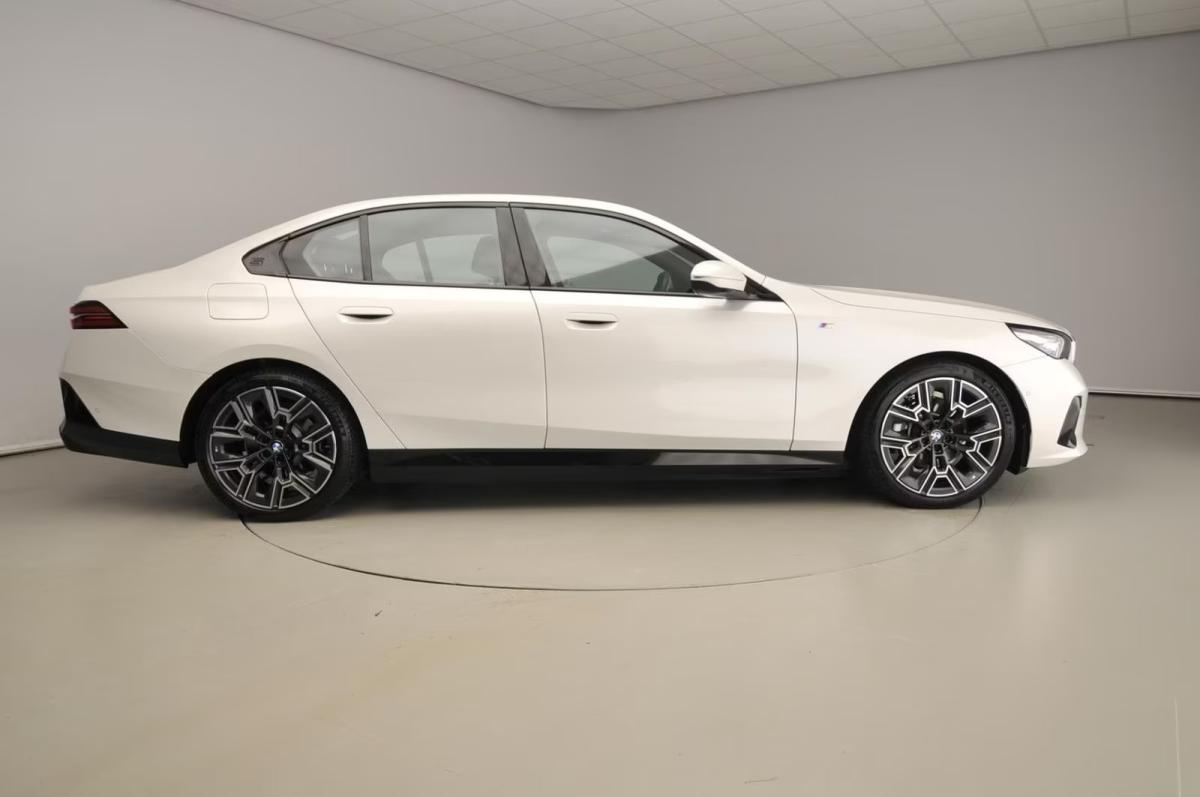 bmw-serie-5-2025-hibrido-a-gasolina-1998cc