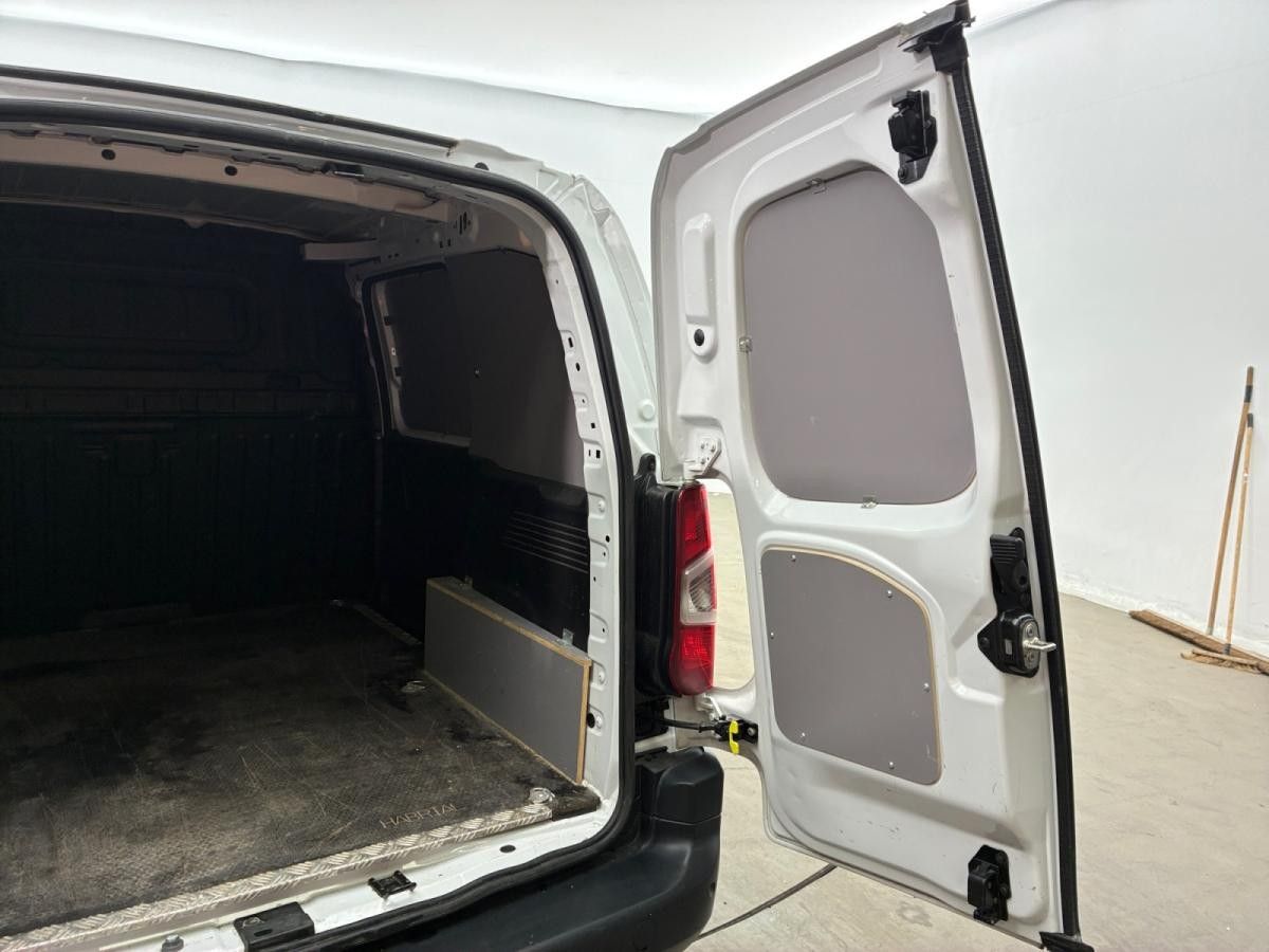 peugeot-partner-2023-diesel-1499cc