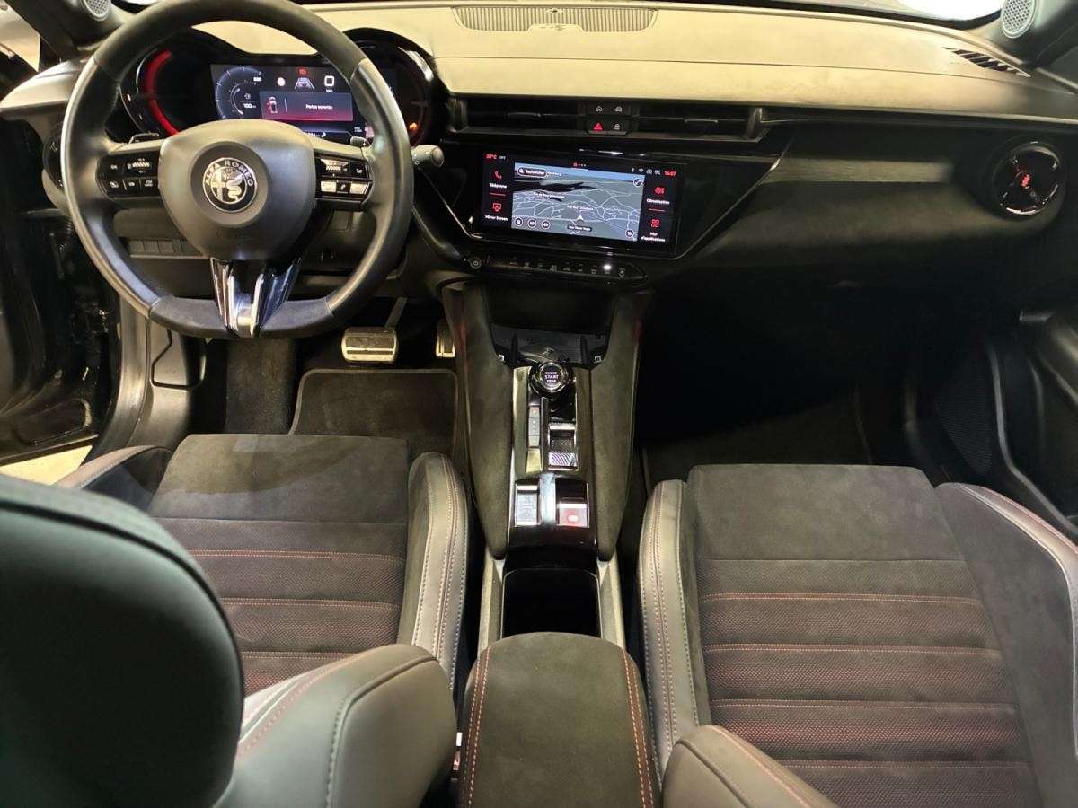 alfa-romeo-junior-2025-hibrido-a-gasolina-1199cc