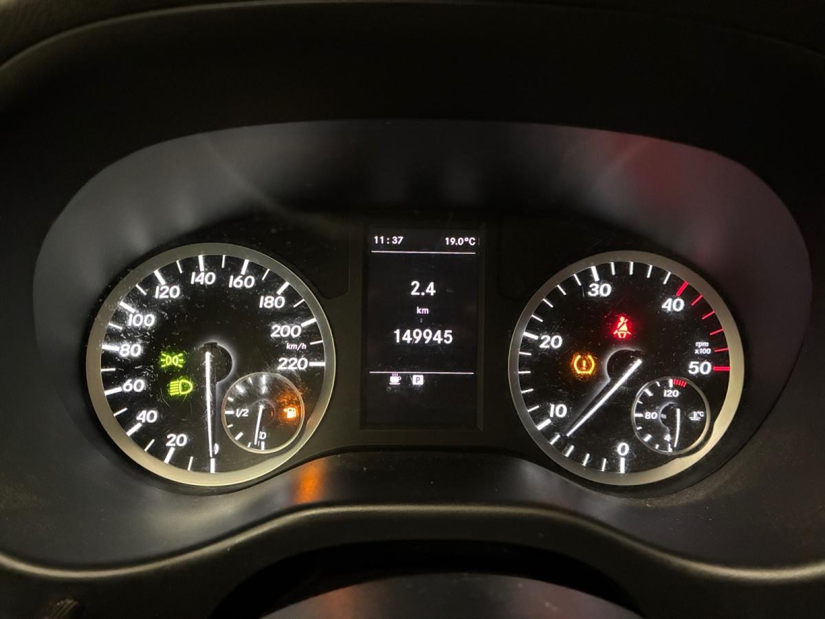mercedes-benz-vito-2019-diesel-2143cc