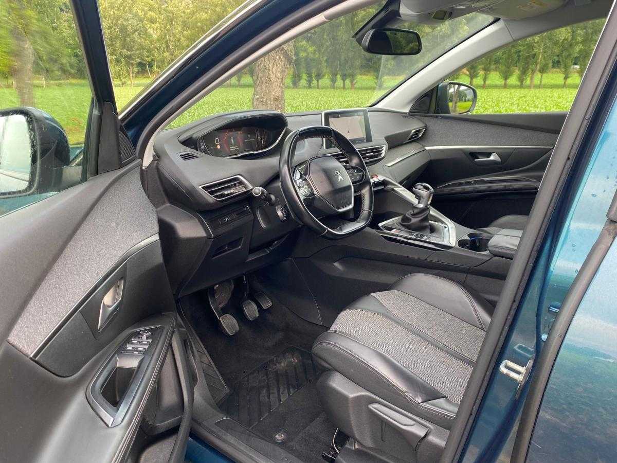 peugeot-5008-2018-diesel-1500cc