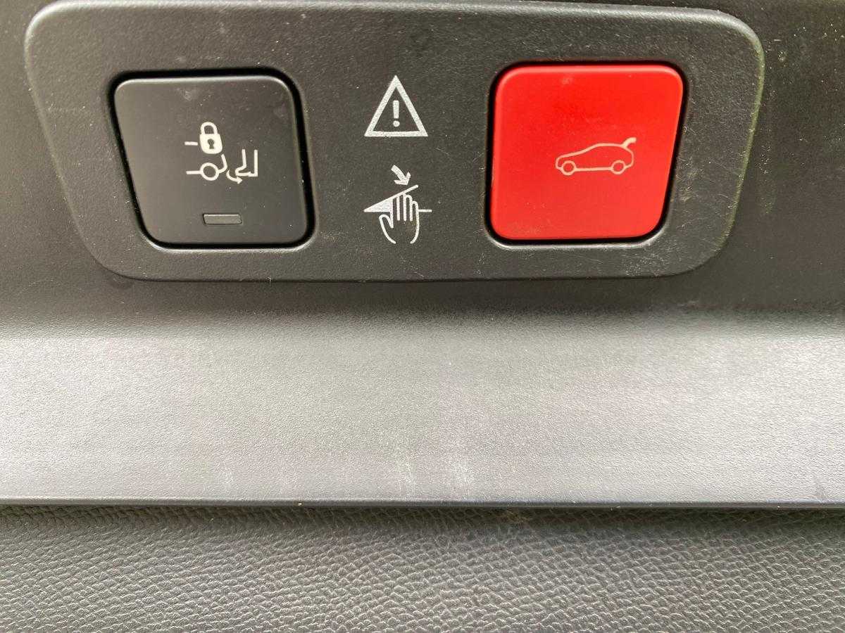 peugeot-5008-2018-diesel-1500cc