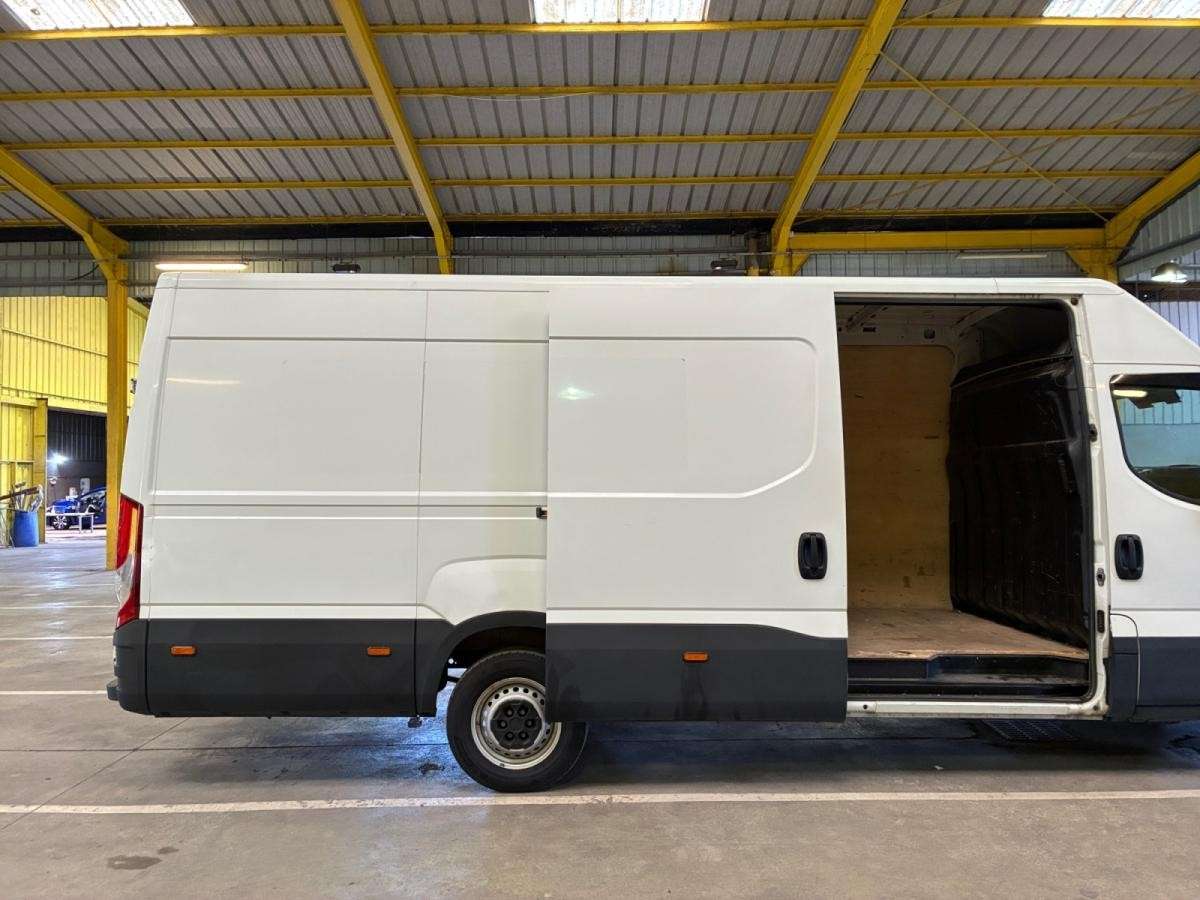 iveco-daily-2022-diesel-2287cc