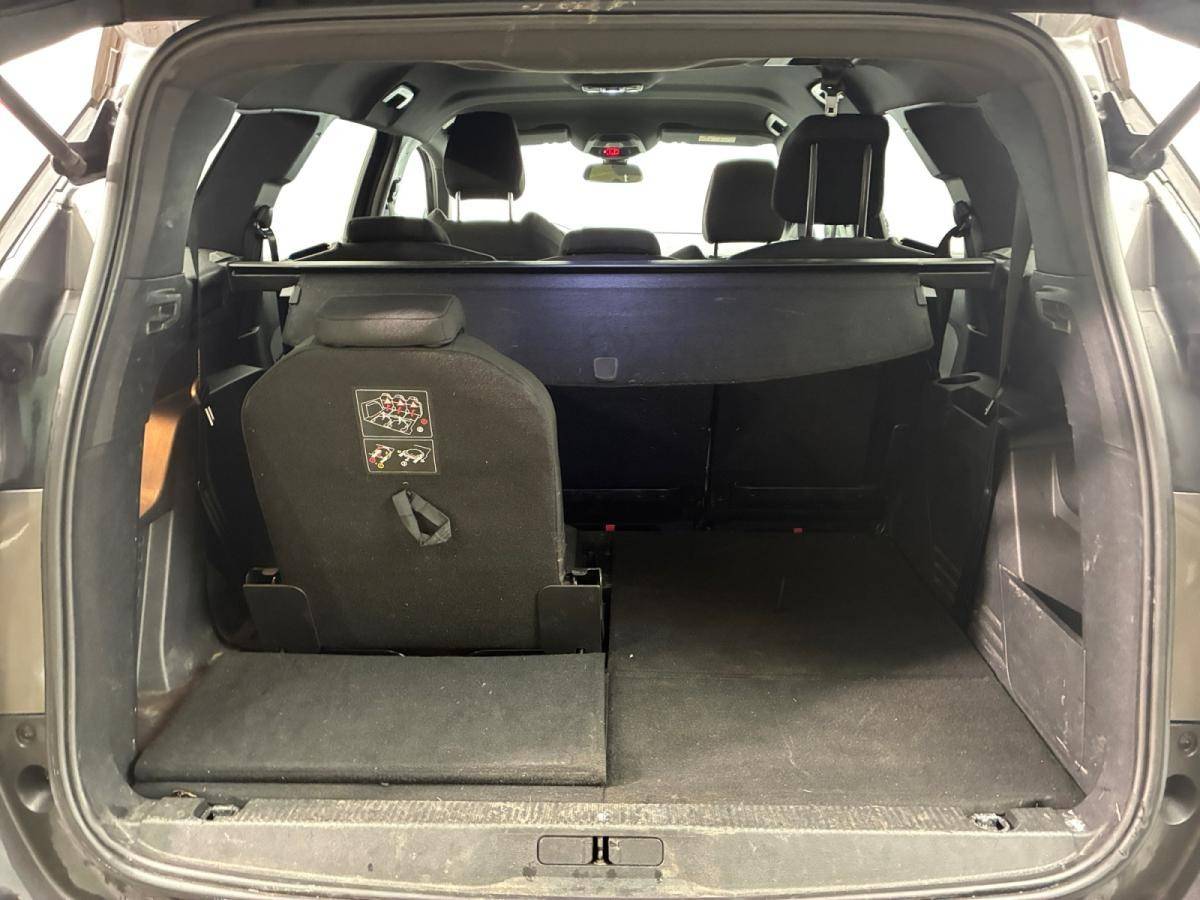 peugeot-5008-2023-gasolina-1199cc