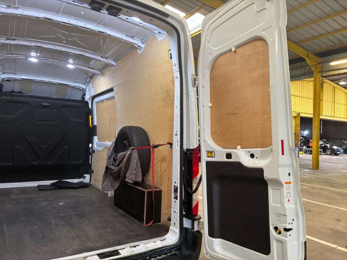 ford-transit-2022-diesel-1995cc