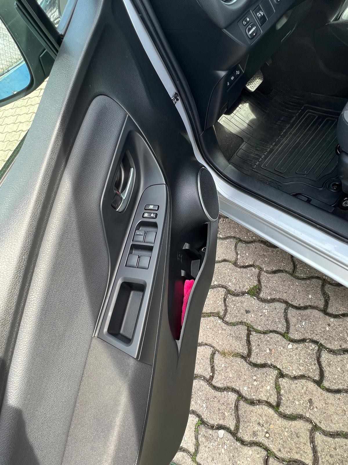 toyota-yaris-2019-hibrido-a-gasolina-1497cc