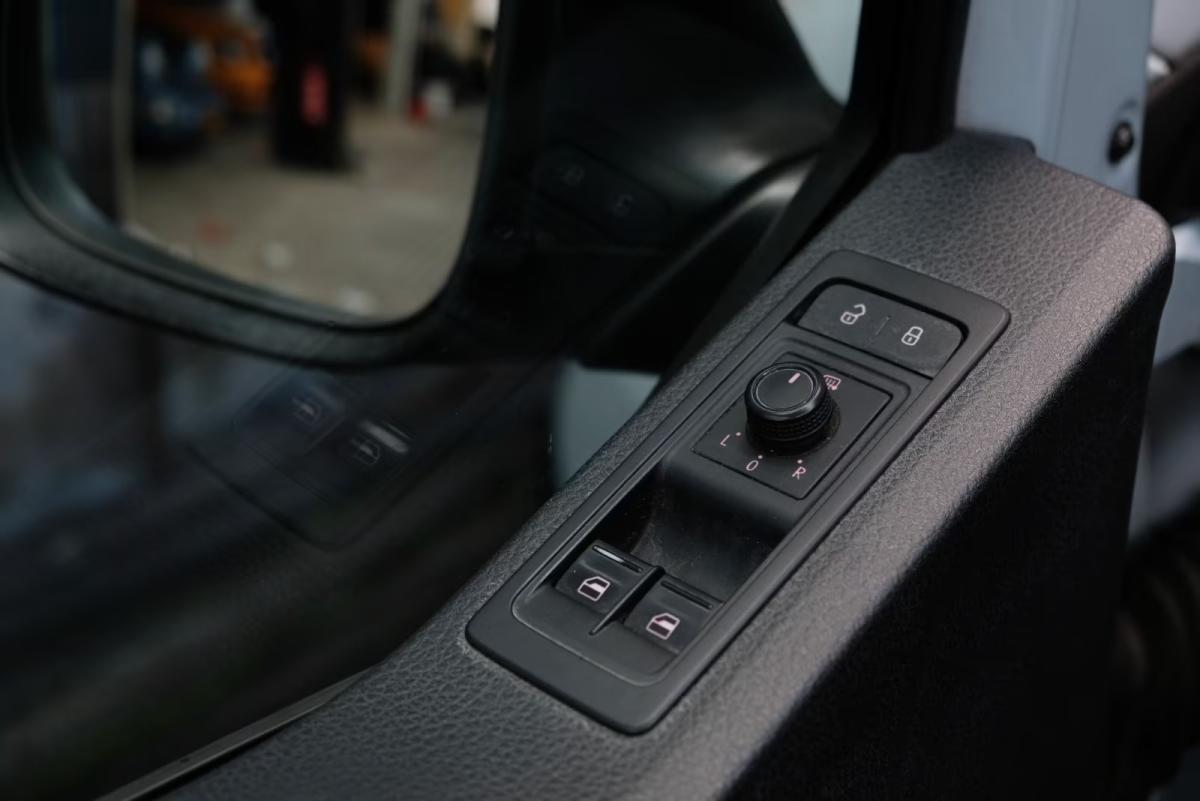 volkswagen-transporter-2018-diesel-1968cc