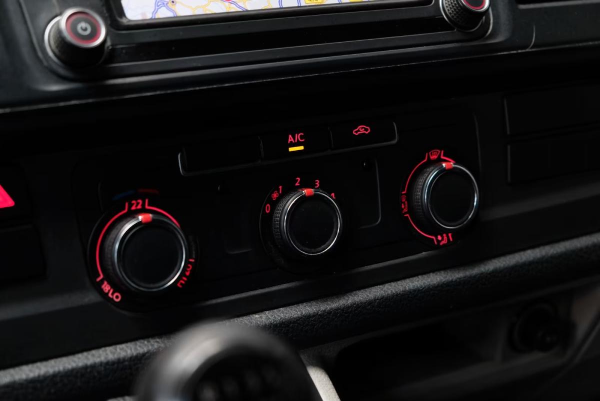 volkswagen-transporter-2018-diesel-1968cc