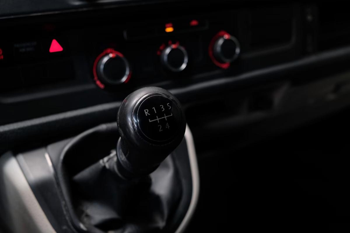 volkswagen-transporter-2018-diesel-1968cc