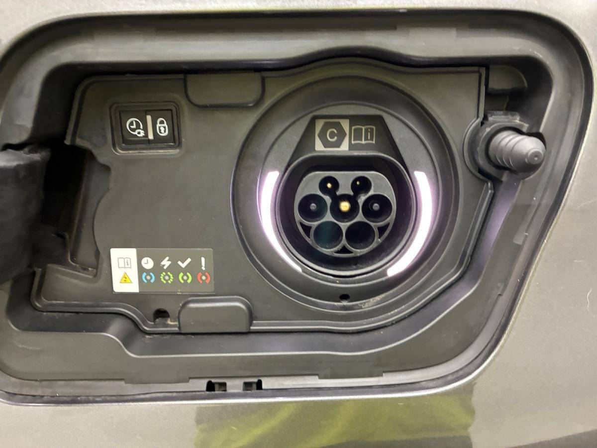 peugeot-3008-2022-hibrido-a-gasolina-1598cc