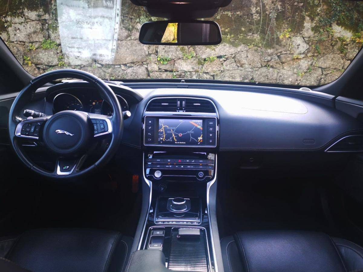 jaguar-xe-2018-diesel-1999cc
