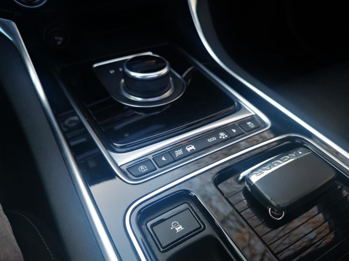 jaguar-xe-2018-diesel-1999cc