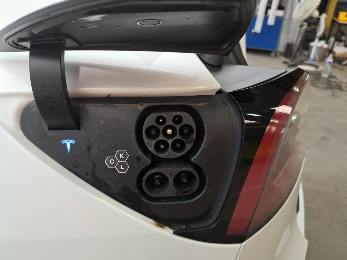 tesla-model-y-2023-eletrico-0cc