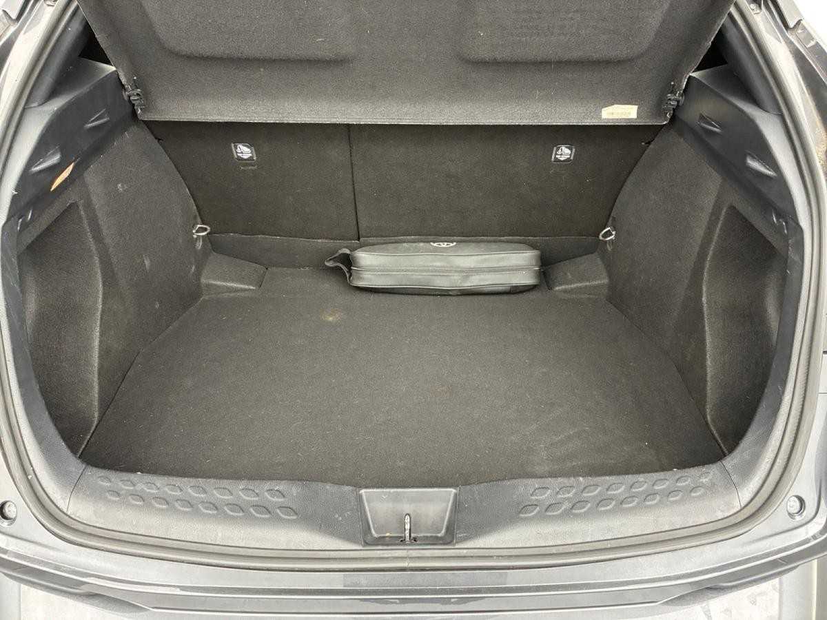 toyota-c-hr-2022-hibrido-a-gasolina-1798cc