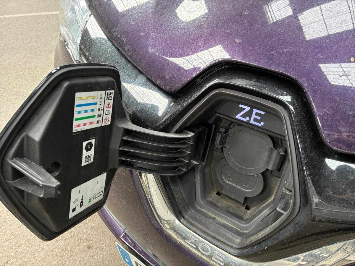 renault-zoe-2022-eletrico-0cc