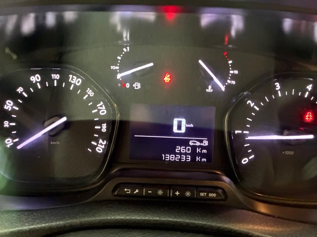 citroen-jumpy-2021-diesel-1499cc