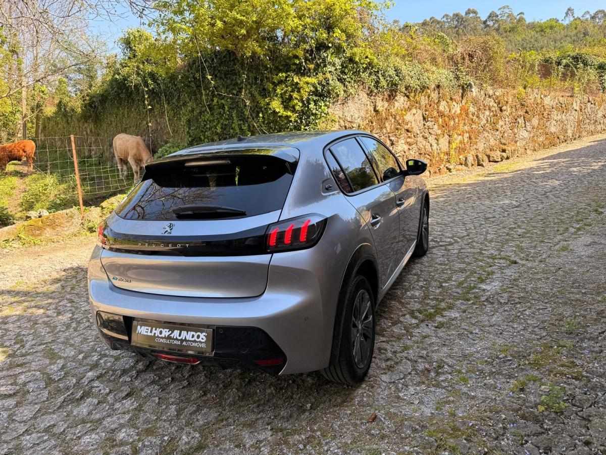 peugeot-208-2022-eletrico-500cc