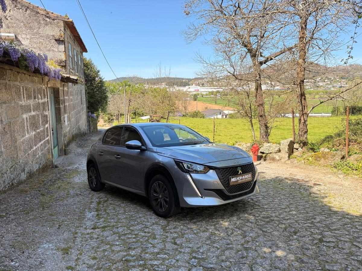peugeot-208-2022-eletrico-500cc