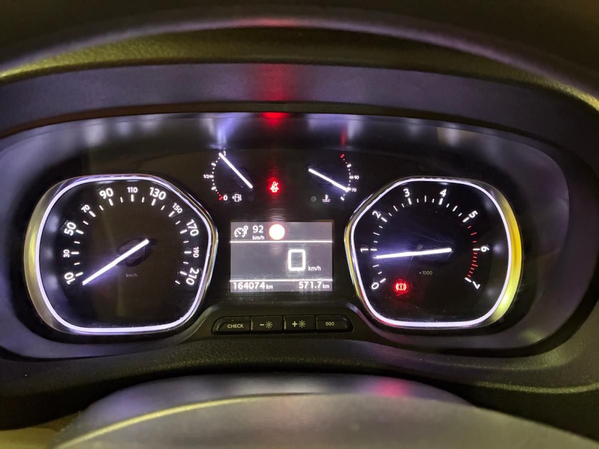 citroen-jumpy-2018-diesel-1499cc