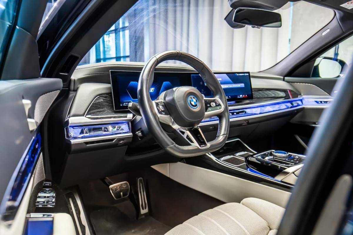 bmw-serie-7-2023-hibrido-a-gasolina-2998cc