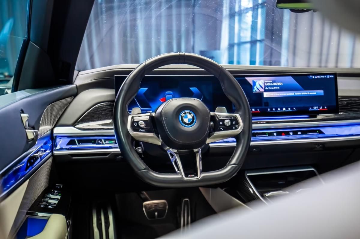 bmw-serie-7-2023-hibrido-a-gasolina-2998cc