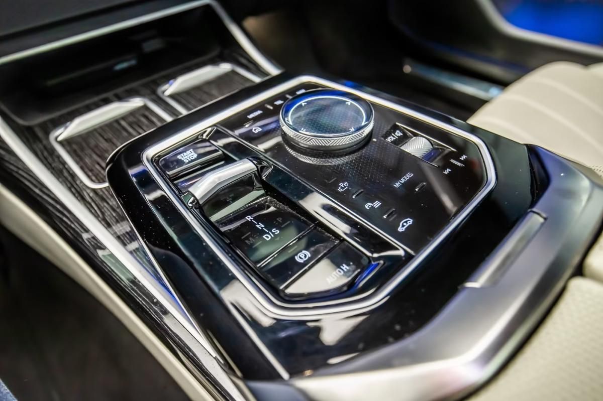 bmw-serie-7-2023-hibrido-a-gasolina-2998cc