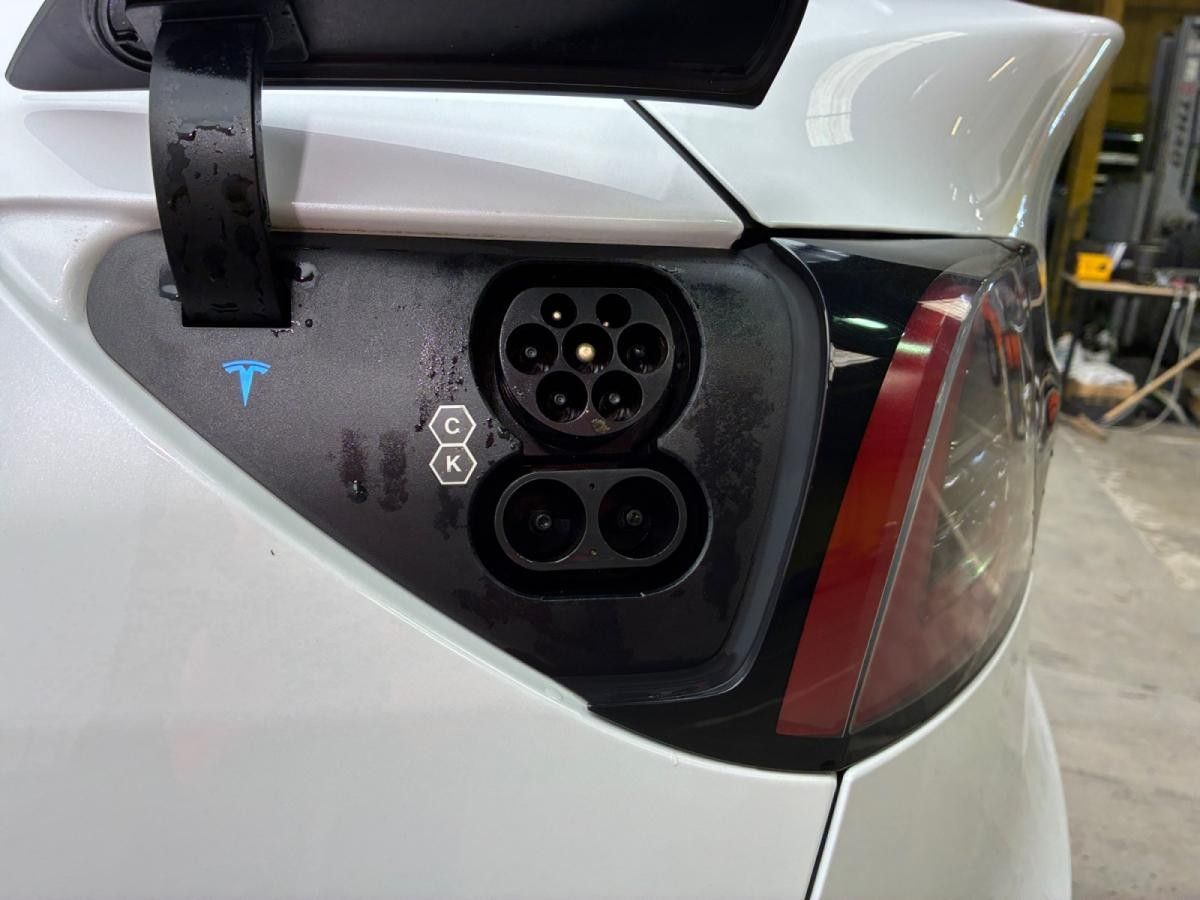 tesla-model-y-2023-eletrico-0cc