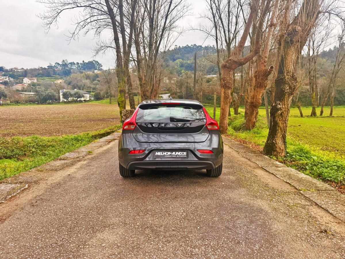 volvo-v40-2014-diesel-1560cc