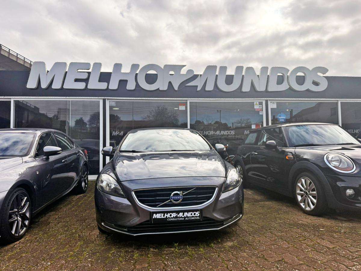 volvo-v40-2014-diesel-1560cc