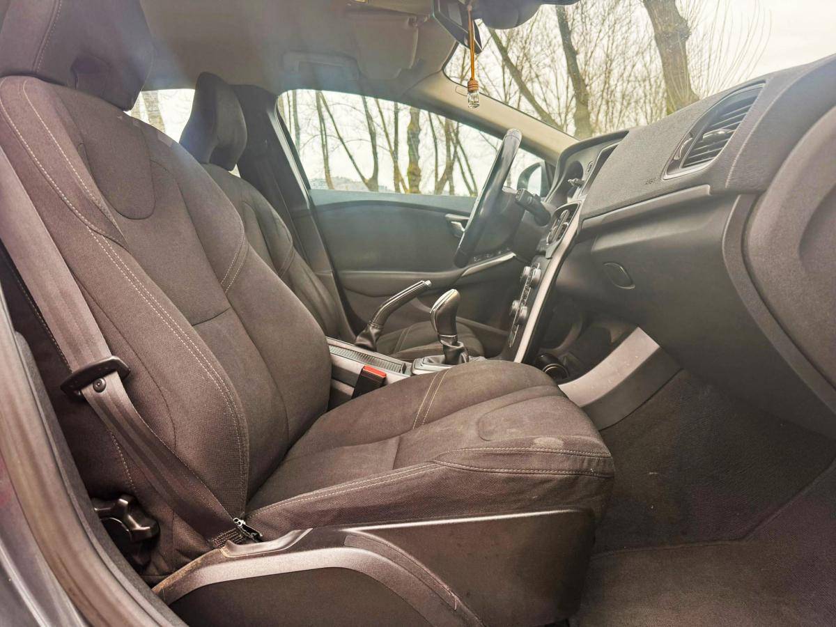 volvo-v40-2014-diesel-1560cc