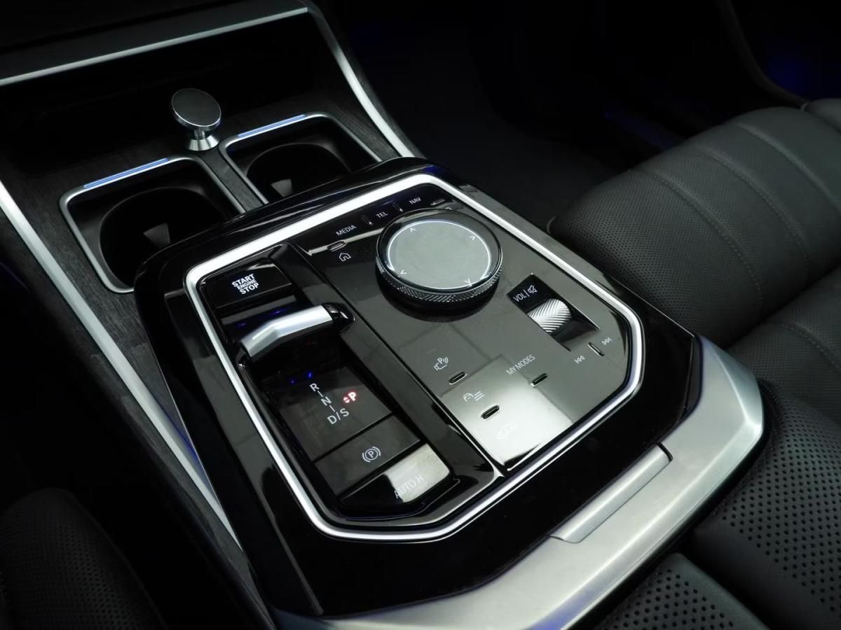 bmw-serie-7-2023-hibrido-a-gasolina-2998cc
