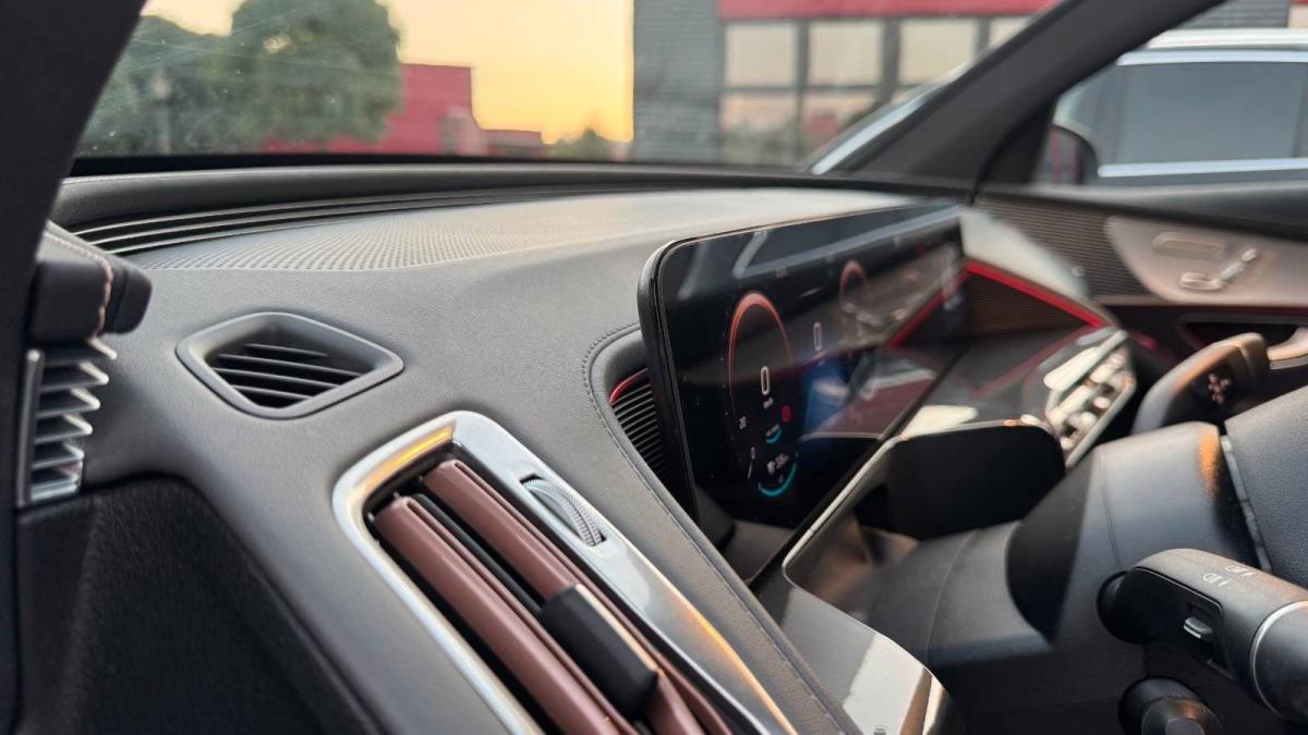 mercedes-benz-eqc-2021-eletrico-0cc