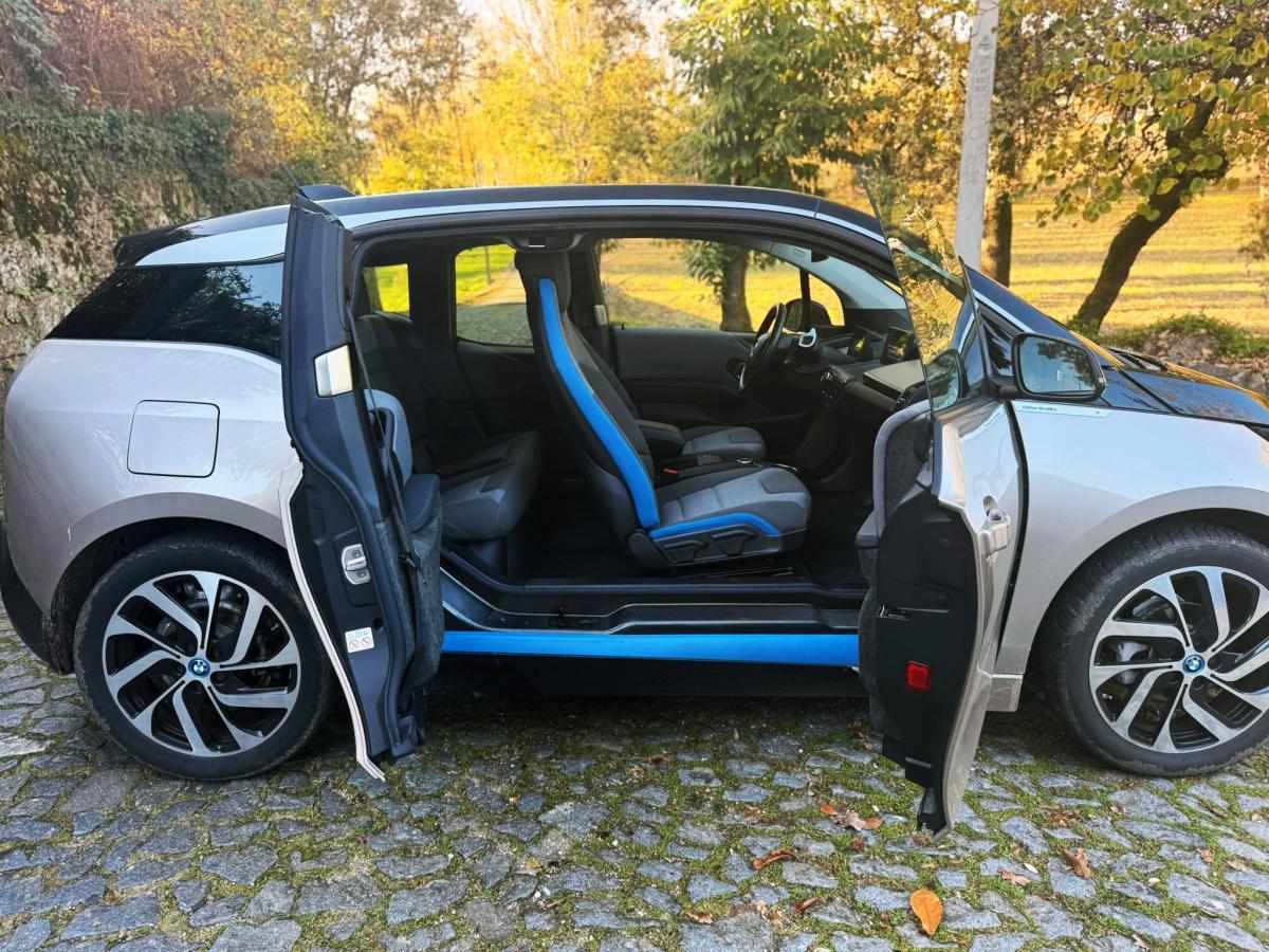 bmw-i3-2021-eletrico-500cc
