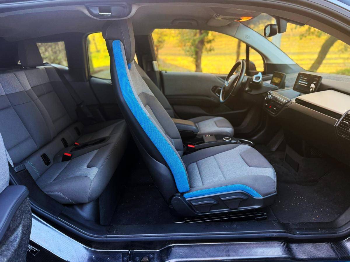 bmw-i3-2021-eletrico-500cc