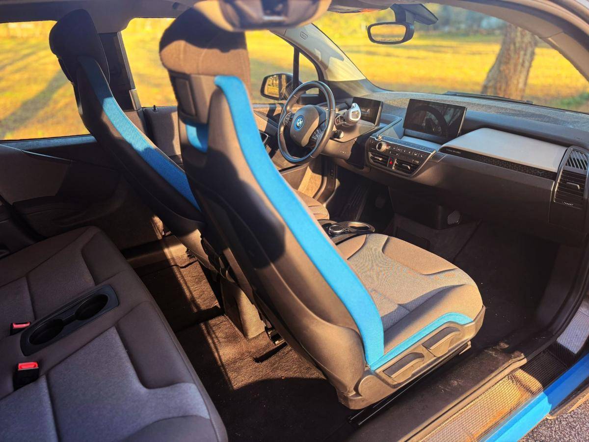 bmw-i3-2021-eletrico-500cc