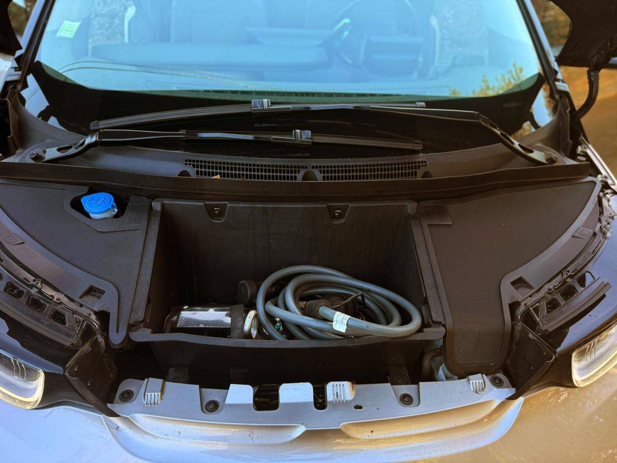 bmw-i3-2021-eletrico-500cc