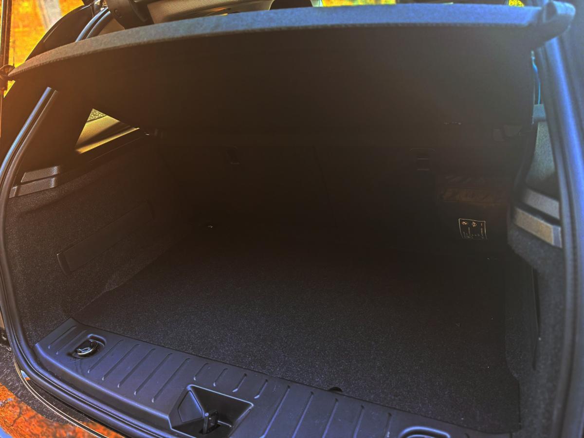 bmw-i3-2021-eletrico-500cc