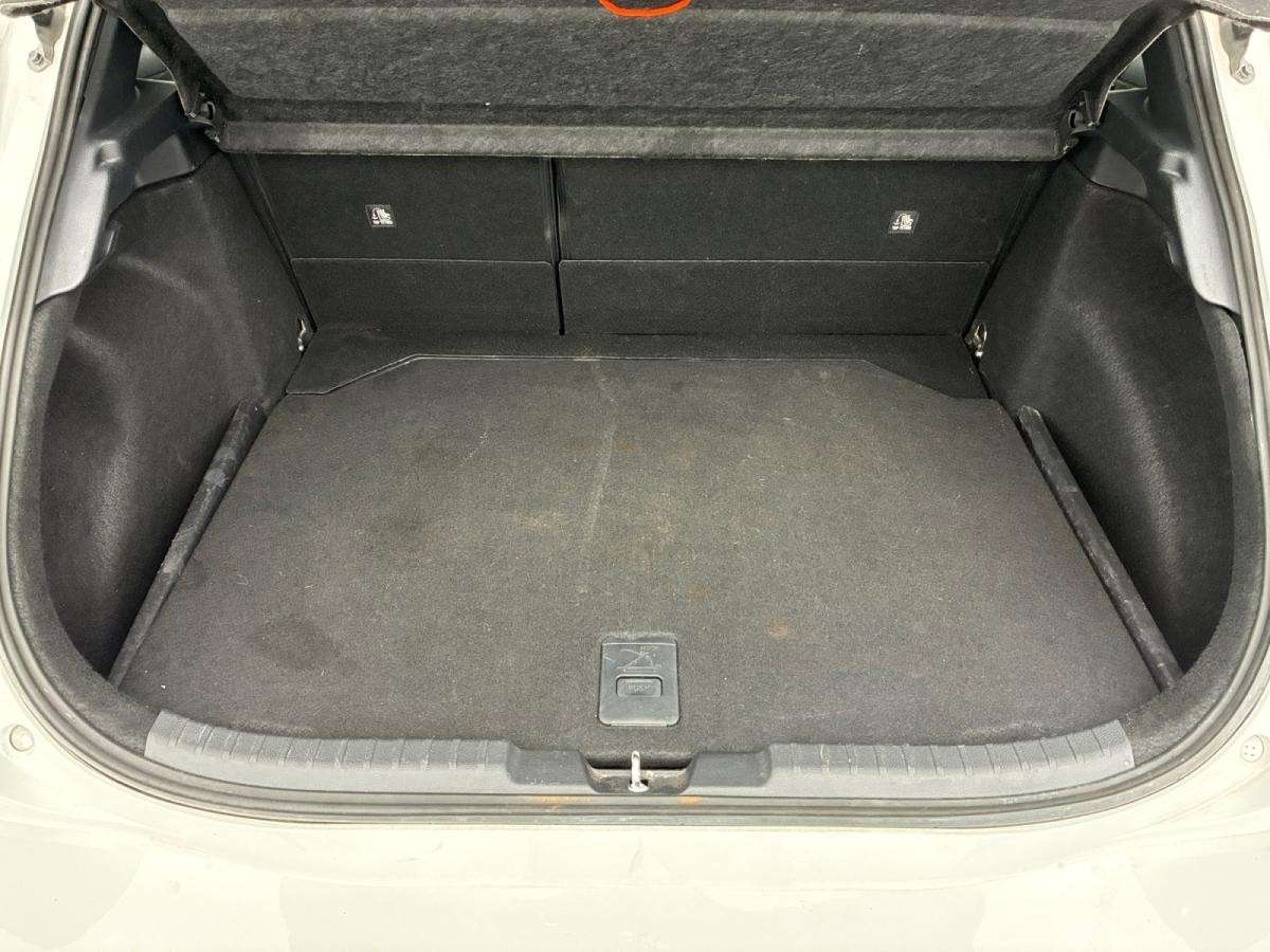 toyota-corolla-2022-hibrido-a-gasolina-1798cc