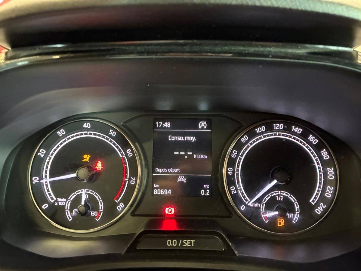 skoda-fabia-2022-gasolina-999cc