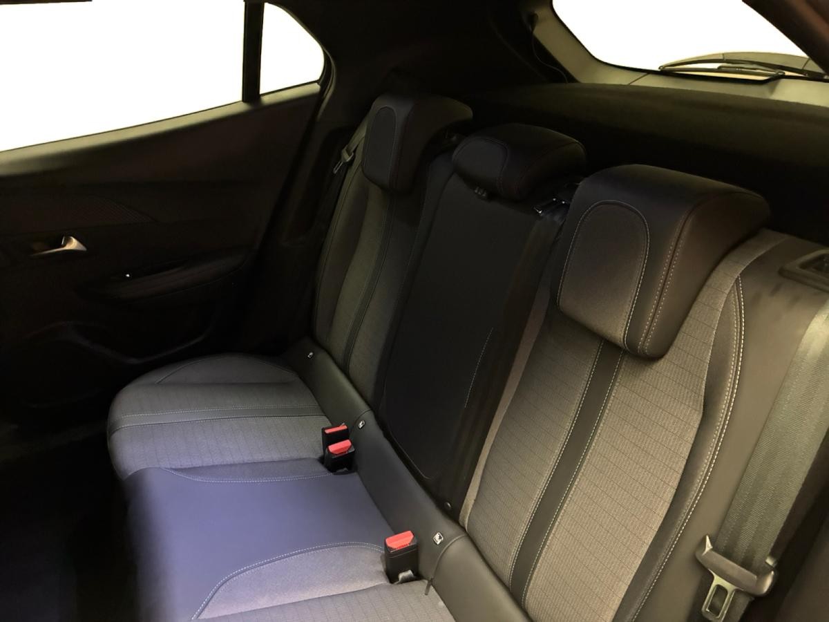 peugeot-2008-2023-gasolina-1199cc