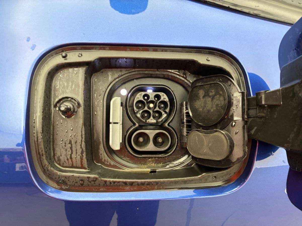 bmw-i4-2024-eletrico-0cc