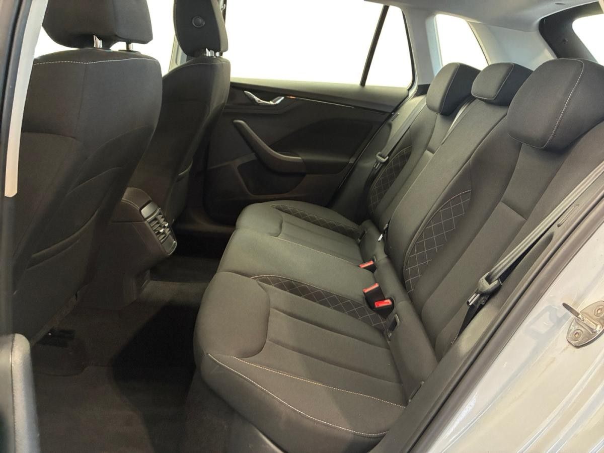 skoda-kamiq-2024-gasolina-999cc