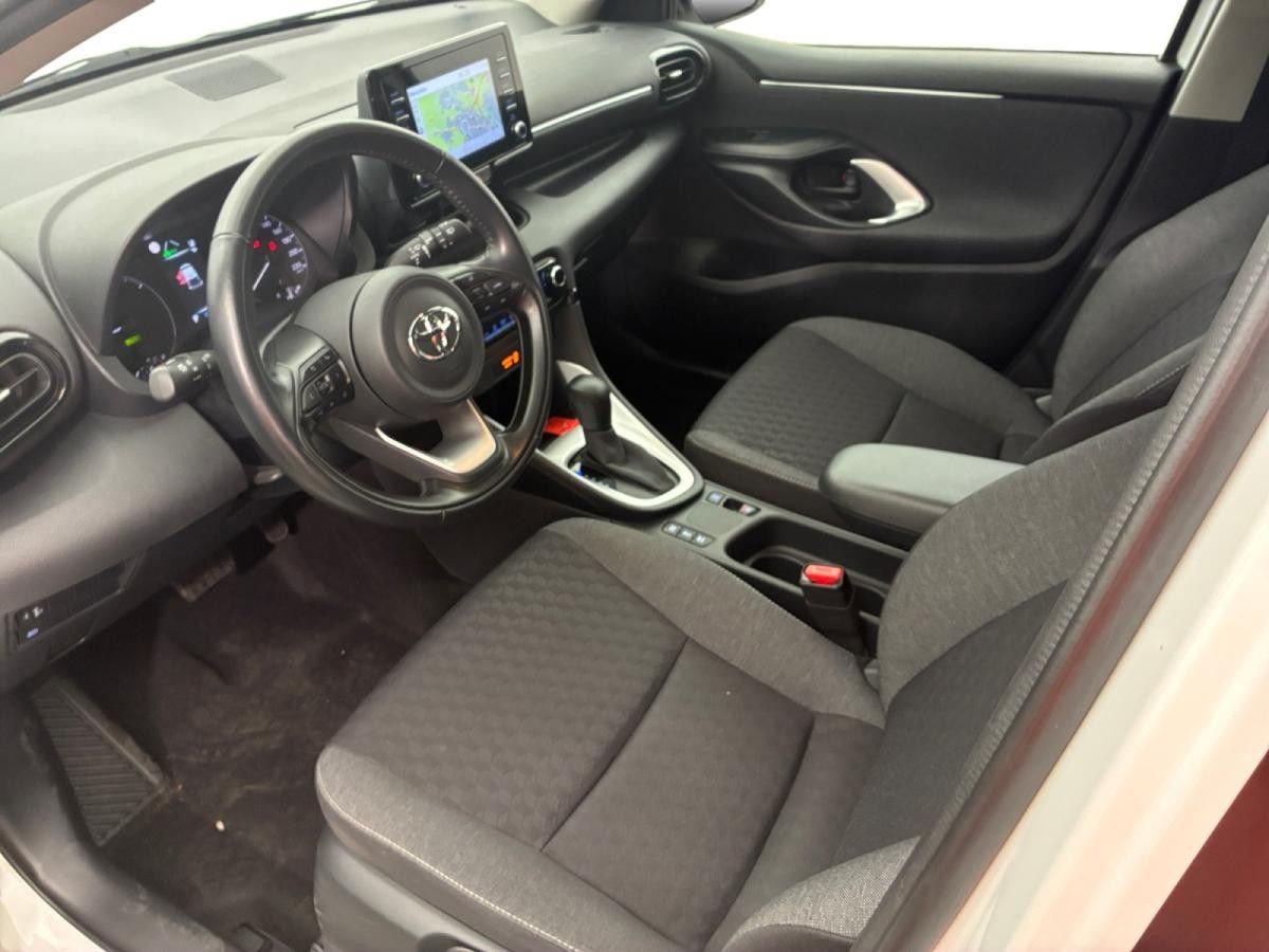 toyota-yaris-2022-hibrido-a-gasolina-1490cc