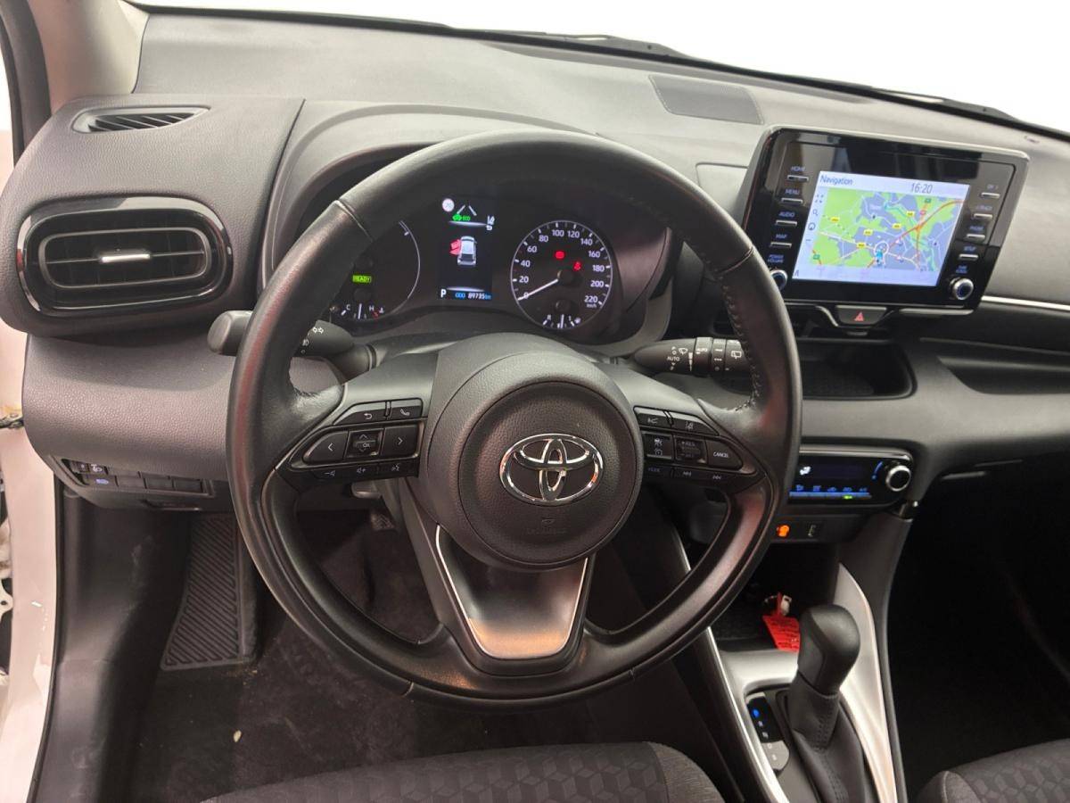 toyota-yaris-2022-hibrido-a-gasolina-1490cc