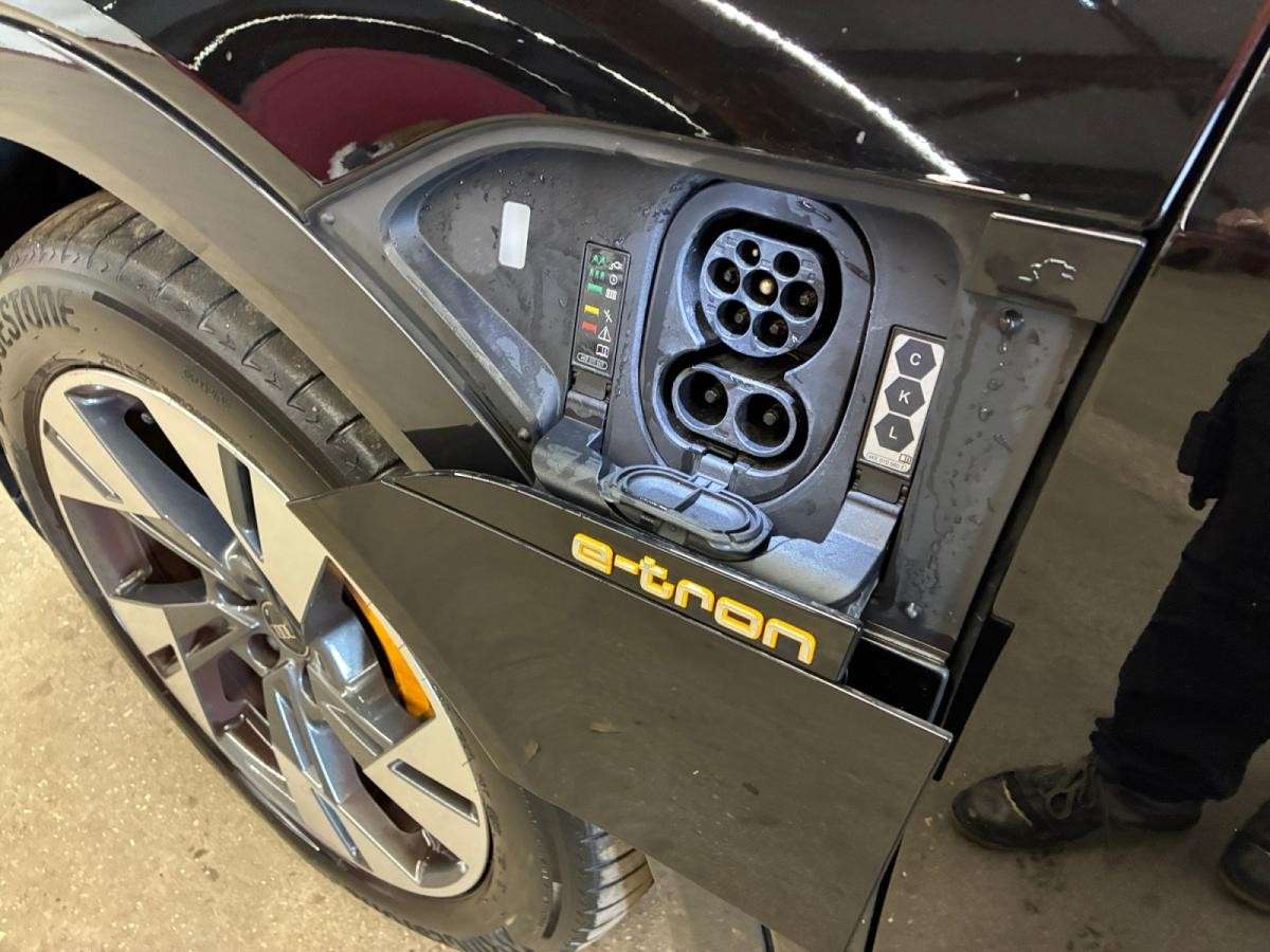 audi-e-tron-2023-eletrico-0cc