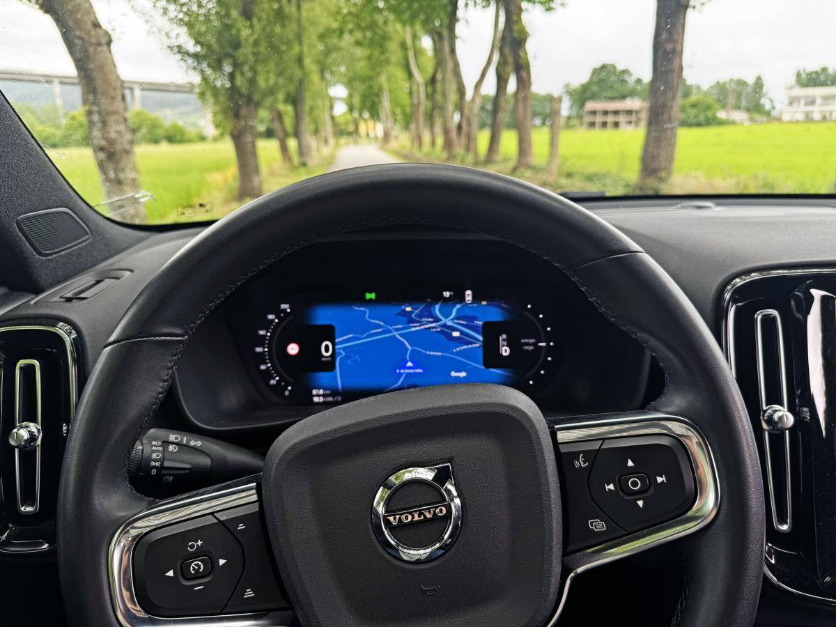 volvo-xc40-2022-eletrico-0cc