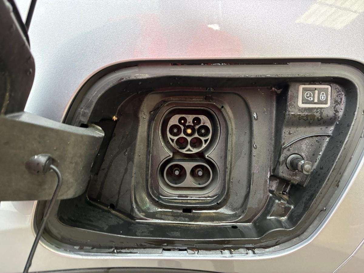 peugeot-2008-2022-eletrico-0cc