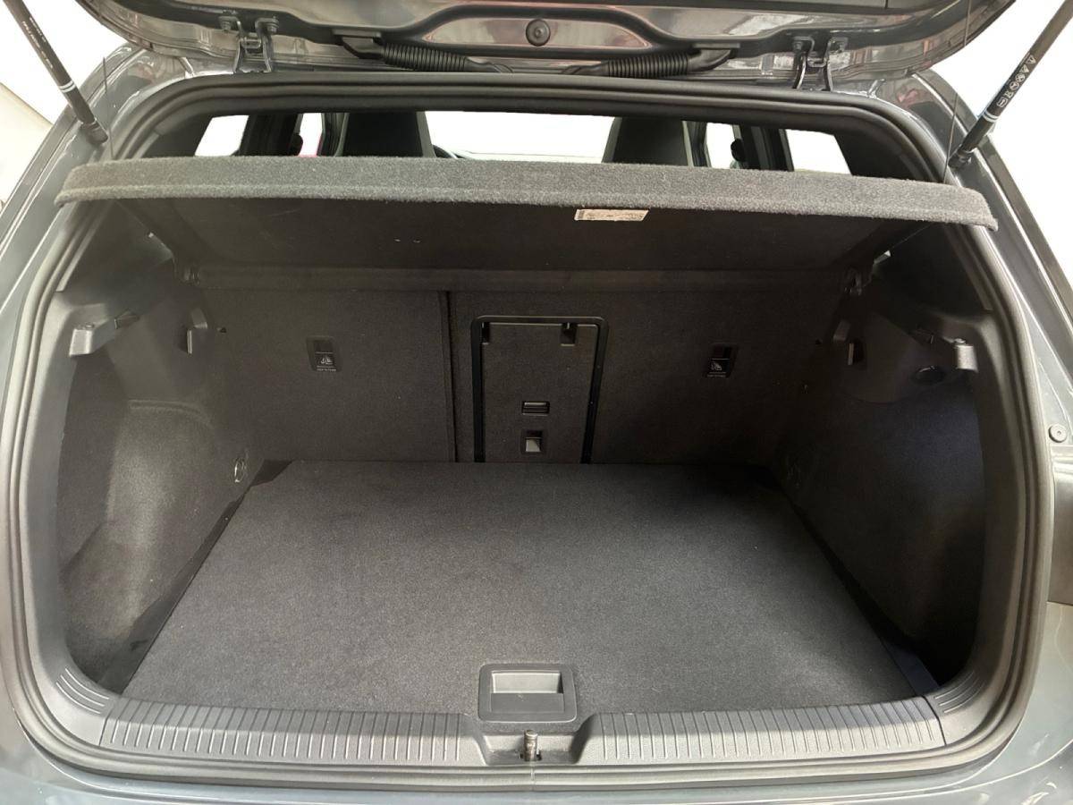 volkswagen-golf-2024-hibrido-a-gasolina-1498cc